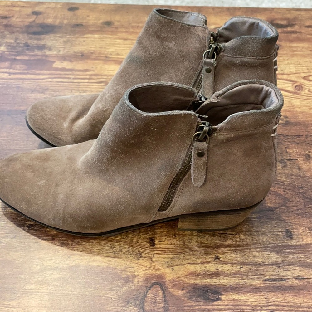 Vince Camuto Suede leather 8.5